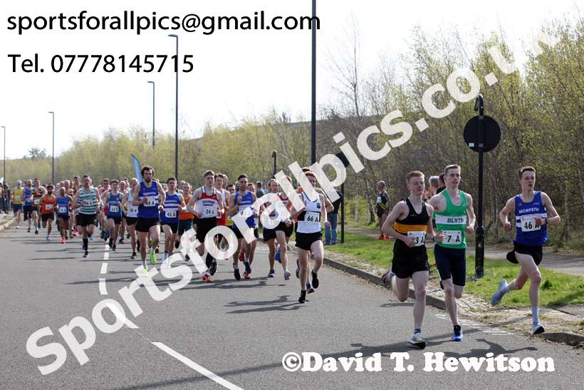 Senior mens 2019 Elswick Harirers Good Friday Road Relay, Newburn, Newcastle. Photo:  David T. Hewitson/Sports for All Pics